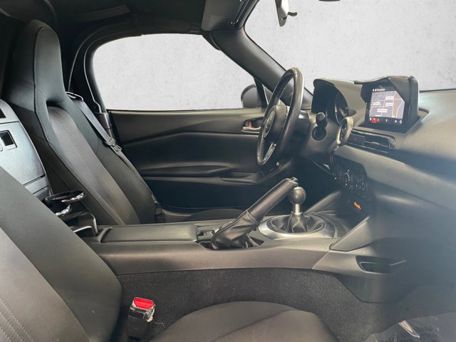 Used 2020 MAZDA MX-5 Miata Sport RWD image 11