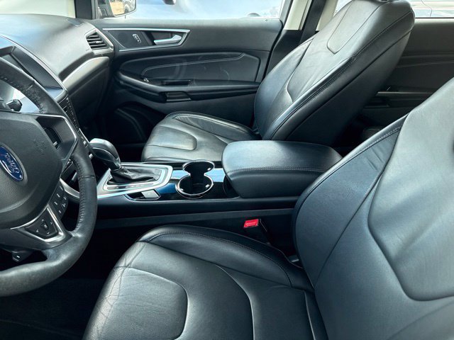 Used 2018 Ford Edge Titanium w/ Technology Package FWD image 5
