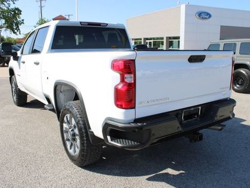 Used 2024 Chevrolet Silverado 2500 Custom w/ Custom Value Package AWD/4WD image 9