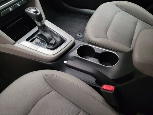 Used 2017 Hyundai Elantra SE image 26