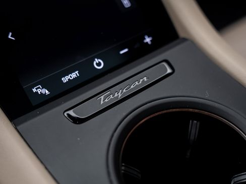 Used 2022 Porsche Taycan 4S image 49