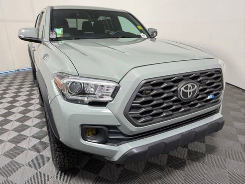 Used 2022 Toyota Tacoma TRD Off-Road w/ Technology Package image 9