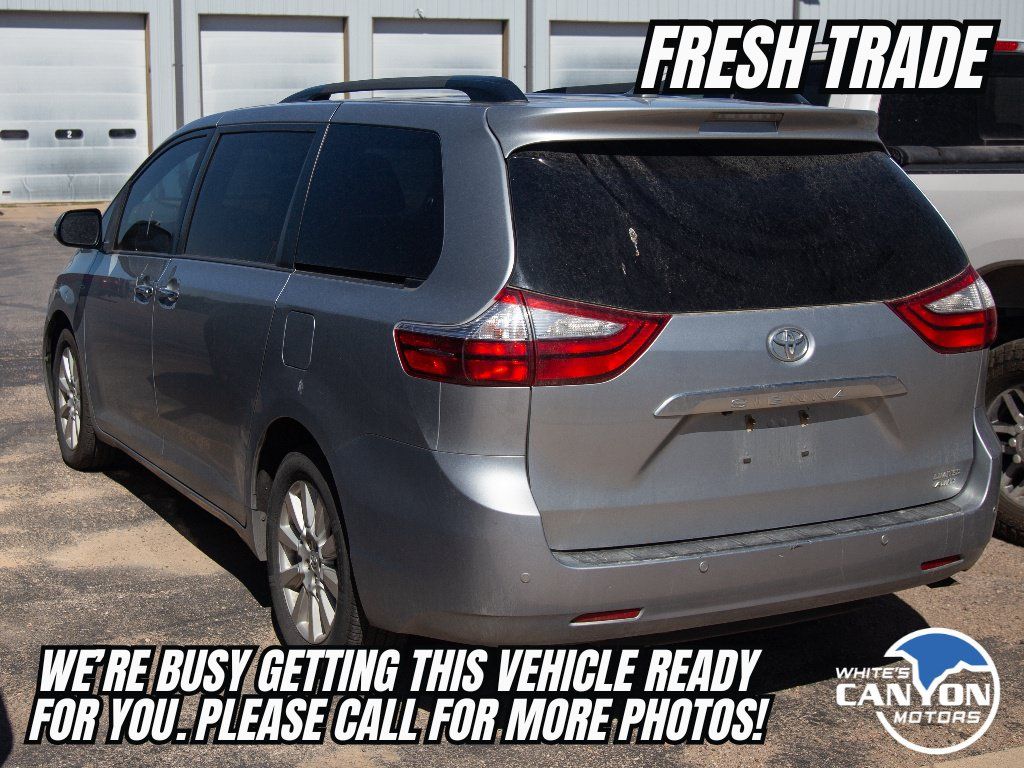 Used 2017 Toyota Sienna Limited Premium AWD/4WD image 3