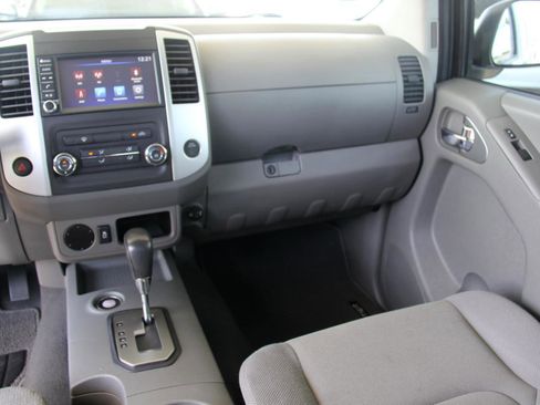 Used 2020 Nissan Frontier S w/ S Utility Package RWD image 10