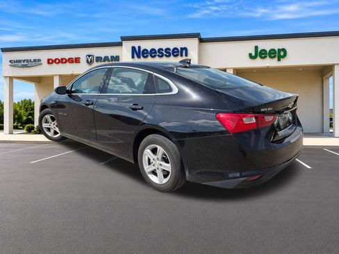 Used 2024 Chevrolet Malibu LT FWD image 5