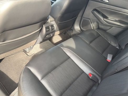 Used 2020 Nissan Altima 2.5 SL FWD image 48