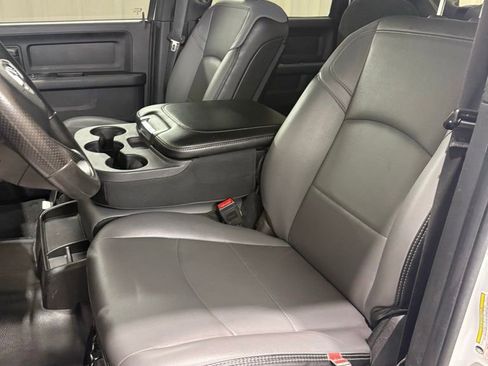 Used 2024 RAM 2500 Tradesman w/ Chrome Appearance Group AWD/4WD image 13