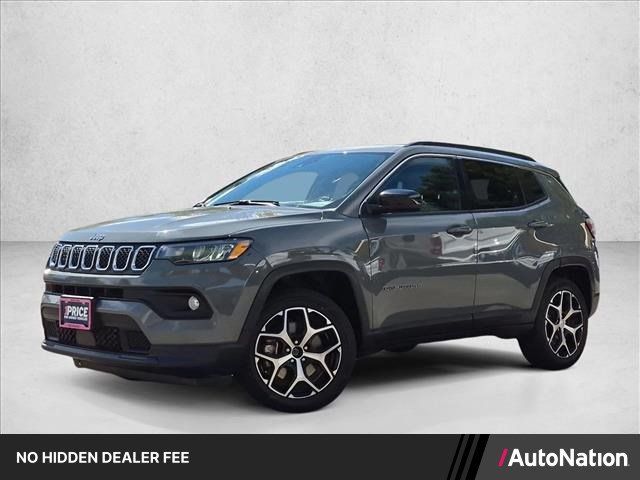 Used 2024 Jeep Compass Latitude AWD/4WD image 1