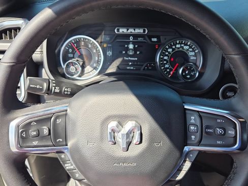 Used 2025 RAM 1500 Laramie AWD/4WD image 19