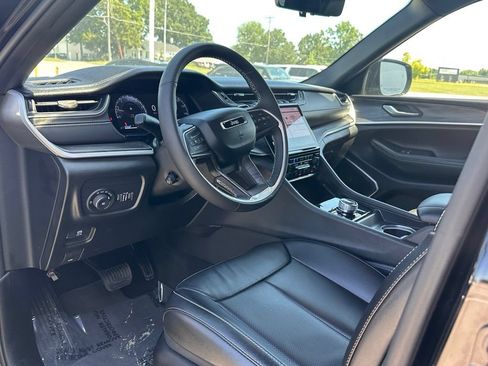 Used 2024 Jeep Grand Cherokee Limited w/ Luxury Tech Group II AWD/4WD image 11