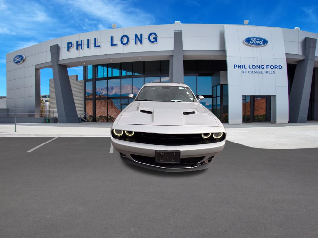 Used 2020 Dodge Challenger SXT w/ Blacktop Package RWD image 9
