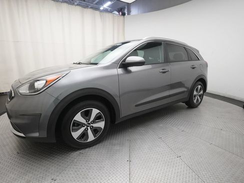 Used 2017 Kia Niro LX FWD image 1