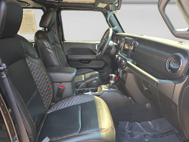 Used 2023 Jeep Wrangler Unlimited Sahara AWD/4WD image 16