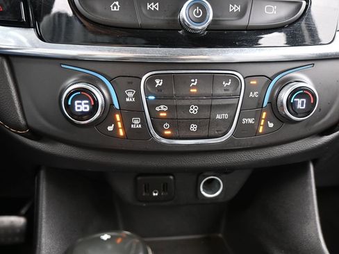 Used 2019 Chevrolet Traverse RS image 24