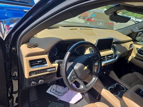 Used 2021 Chevrolet Tahoe Premier w/ Premium Package AWD/4WD image 11