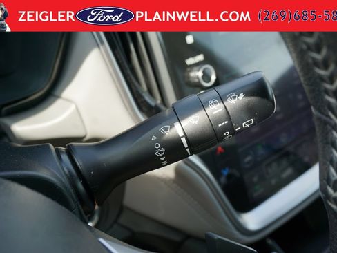 Used 2023 Subaru Outback Premium AWD/4WD image 25