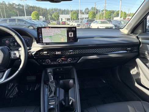 Certified 2025 Honda Accord Touring image 30