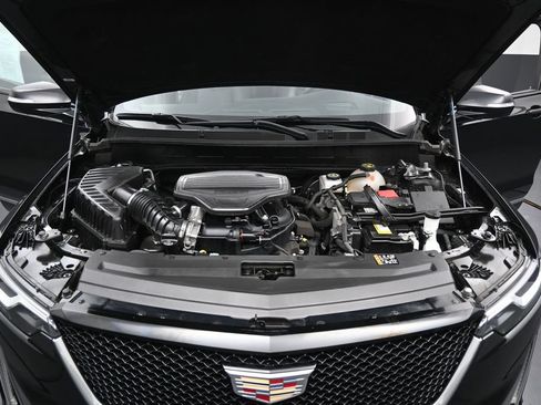 Used 2024 Cadillac XT6 Sport w/ Technology Package AWD/4WD image 40