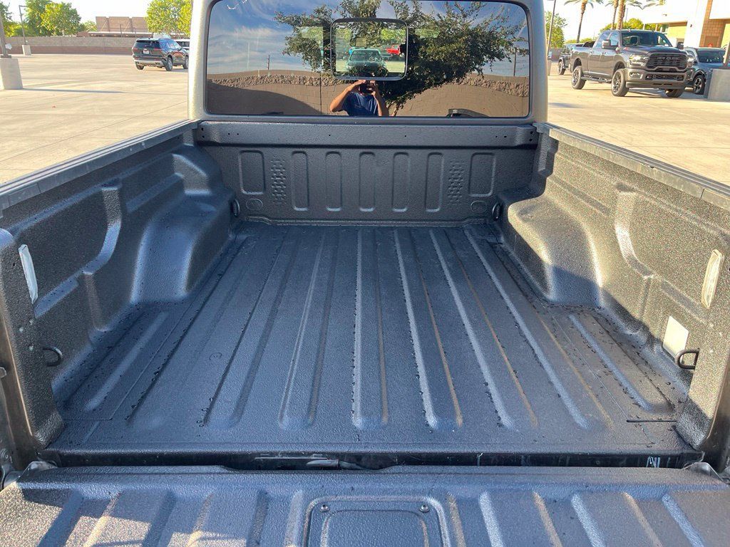 Used 2024 Jeep Gladiator Sport AWD/4WD image 11