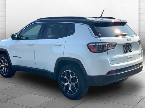 Used 2025 Jeep Compass Limited AWD/4WD image 11