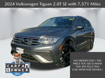 Used 2024 Volkswagen Tiguan SE w/ Panoramic Sunroof Package