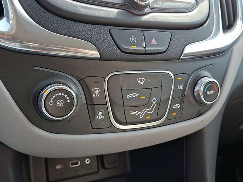 Used 2023 Chevrolet Equinox LS w/ LPO, Floor Liner Package AWD/4WD image 18