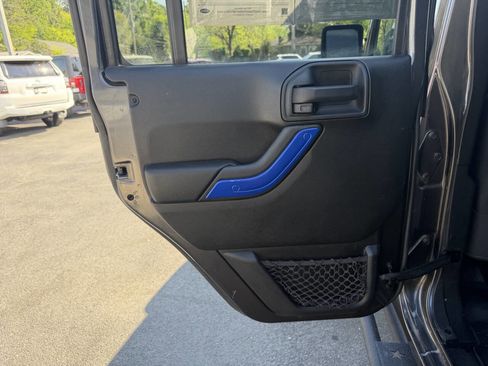 Used 2018 Jeep Wrangler Unlimited Sport S AWD/4WD image 13