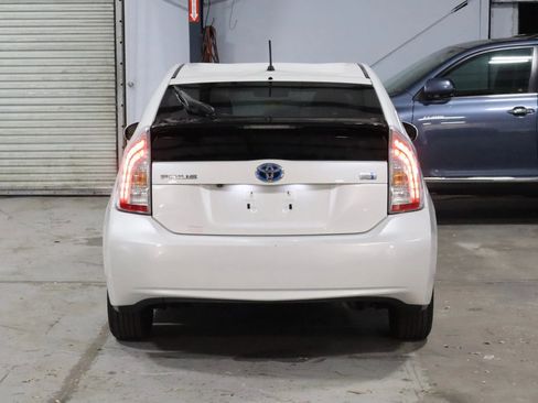 Used 2015 Toyota Prius Two image 6