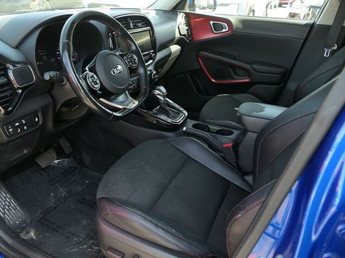 Used 2020 Kia Soul GT-Line Turbo FWD image 12