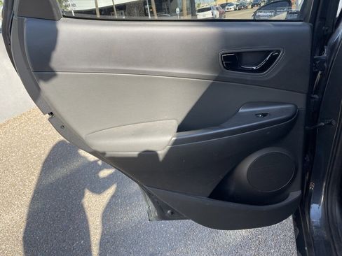 Used 2019 Hyundai Kona Limited image 15