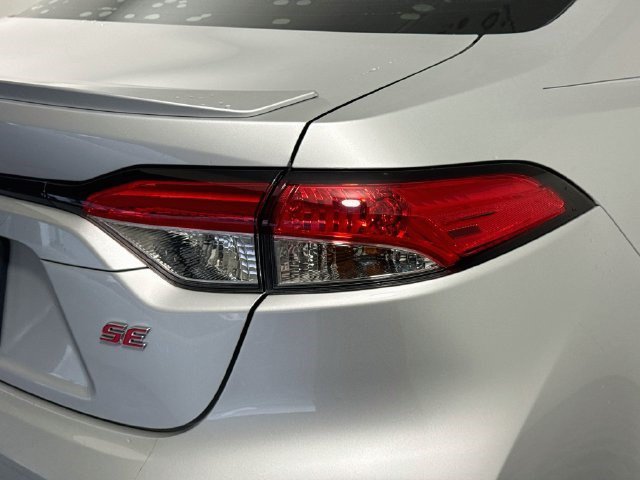 Used 2020 Toyota Corolla SE FWD image 32