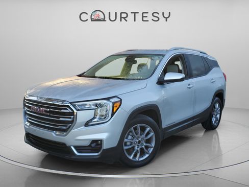 Used 2022 GMC Terrain SLT image 1