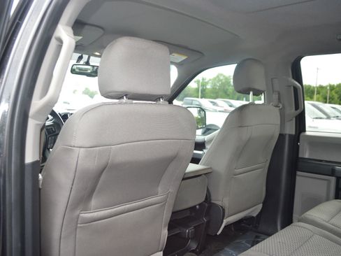 Used 2015 Ford F150 XLT image 22