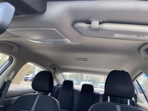 Used 2025 Nissan Sentra SV FWD image 40