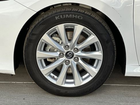 Used 2019 Toyota Camry LE image 24