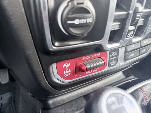 Used 2021 Jeep Gladiator Rubicon w/ Cold Weather Group image 65