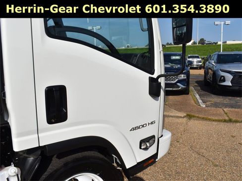 New 2025 Chevrolet Low Cab Forward image 19