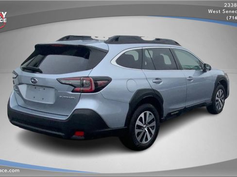 Used 2023 Subaru Outback Premium image 5