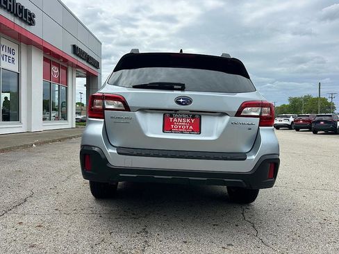 Used 2018 Subaru Outback 2.5i Premium AWD/4WD image 4