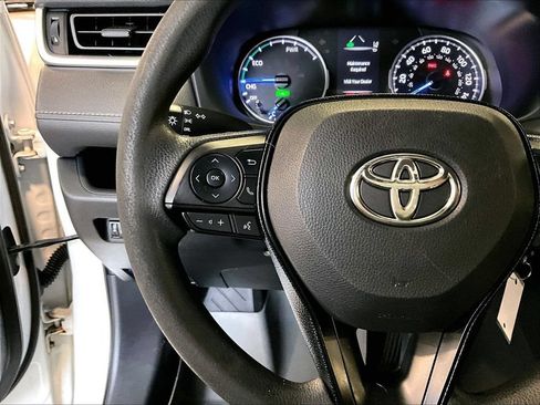 Used 2020 Toyota RAV4 LE w/ Carpet Mat Package AWD/4WD image 23