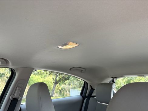 Used 2017 Honda HR-V LX image 32