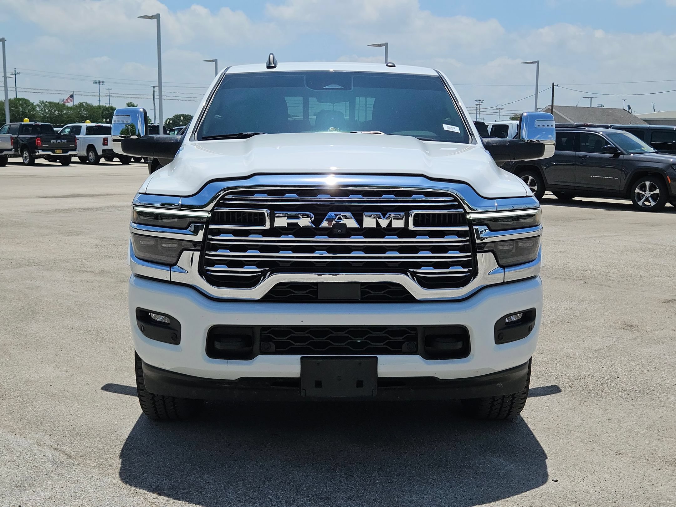 Used 2025 RAM 2500 Limited AWD/4WD image 8