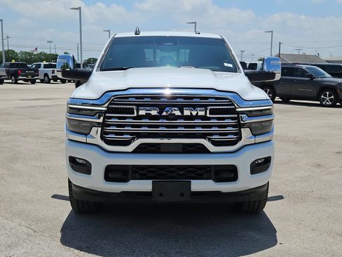 Used 2025 RAM 2500 Limited AWD/4WD image 8