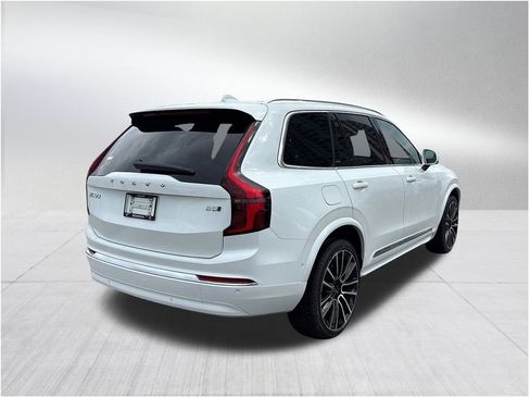 New 2026 Volvo XC90 B5 Ultra image 5