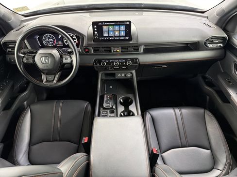 Certified 2025 Honda Pilot TrailSport image 15