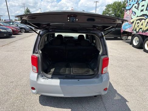 Used 2012 Scion xB FWD image 19