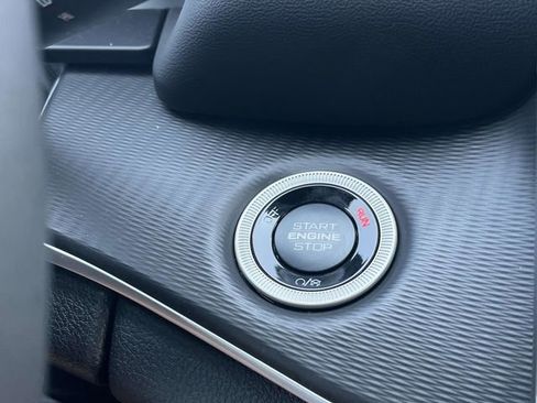 New 2025 Jeep Grand Cherokee L Laredo image 24