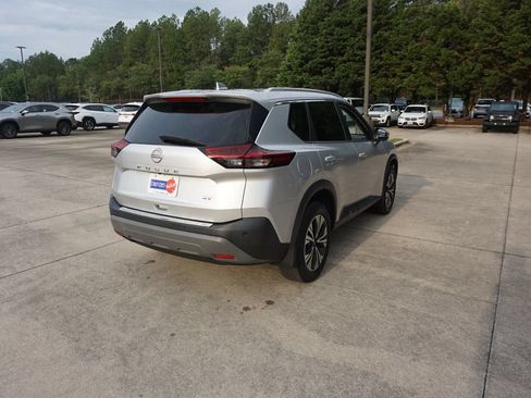 Used 2023 Nissan Rogue SV w/ SV Premium B Package FWD image 22