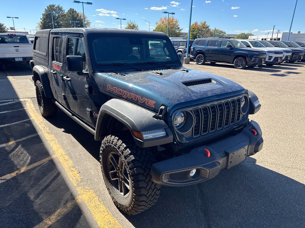 Used 2025 Jeep Gladiator Mojave w/ Convenience Group AWD/4WD image 3
