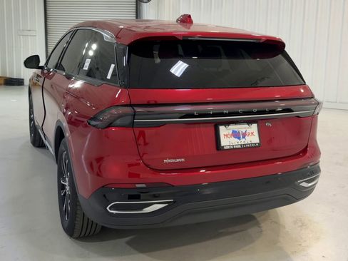 New 2026 Lincoln Nautilus Premier image 8